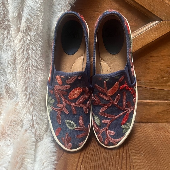 Sofft Shoes - Sofft Navy Embroidered Floral Slip-On Sneakers